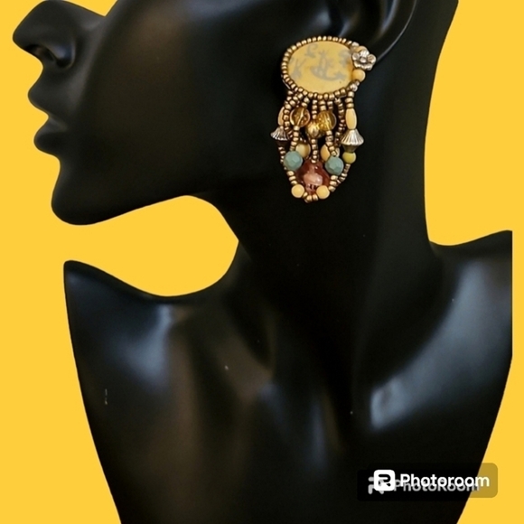 VTG CHIPITA 1980s Artisan Acrylic Beaded Dangle Post Earrings - Picture 1 of 4